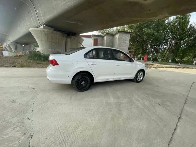 保定17年大众桑塔纳4