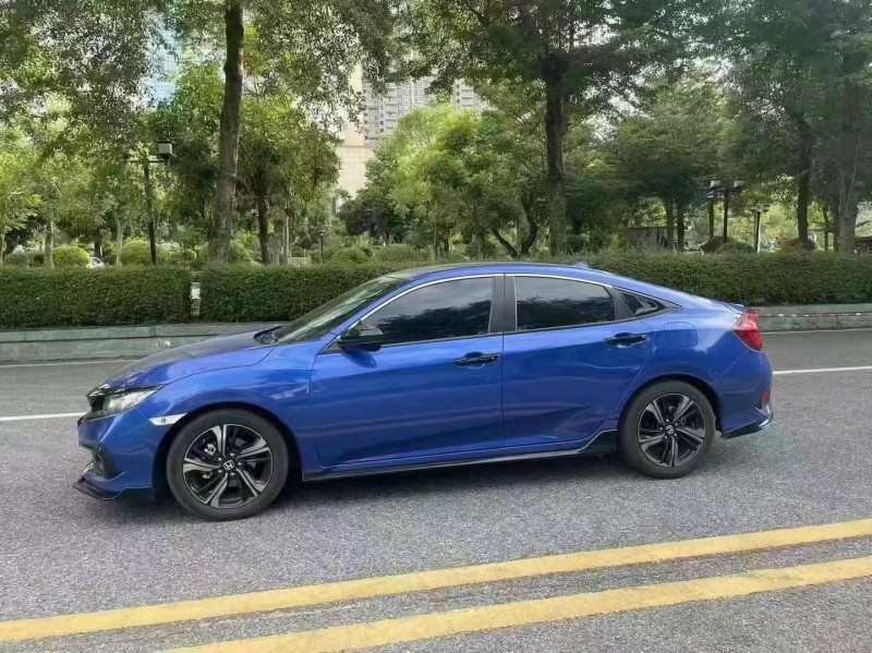 深圳21年本田思域3