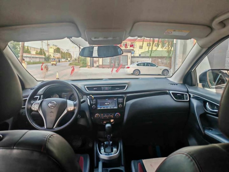 保定19年日产逍客7