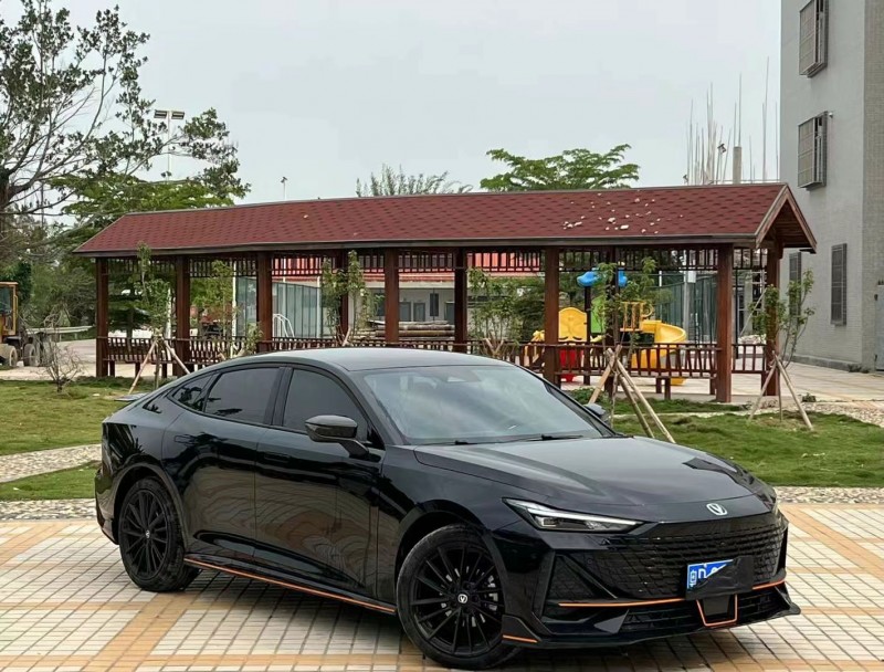 汕頭23年長安汽車UNI-V2