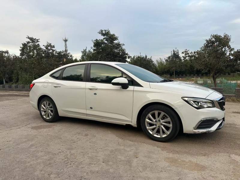 临沂19年别克威朗3