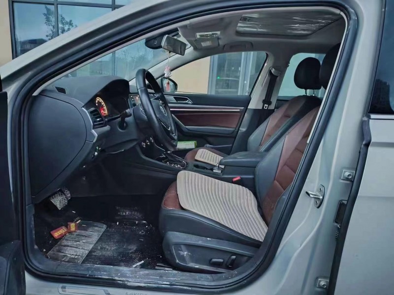 潍坊18年大众朗逸8