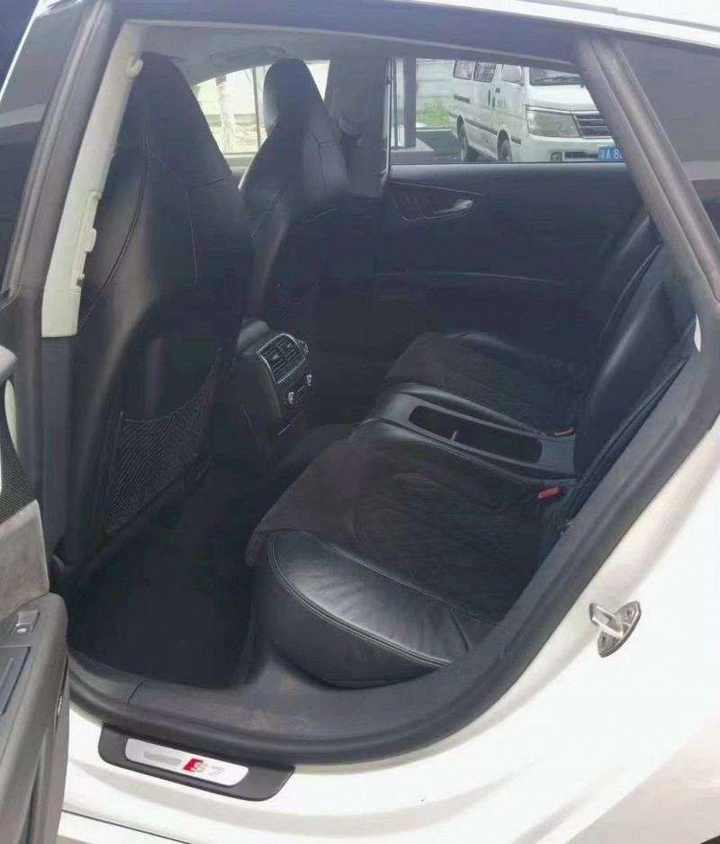 广州13年奥迪S74