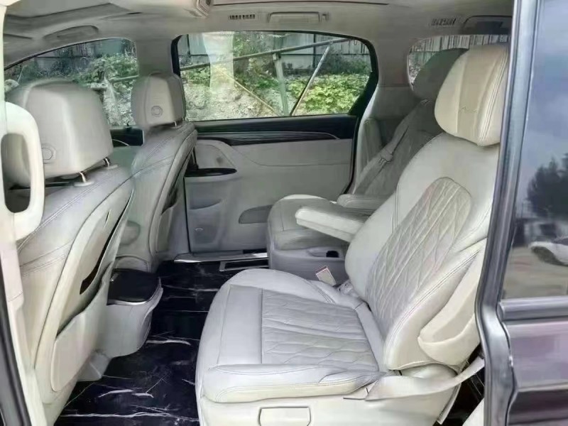 济宁17年别克GL87