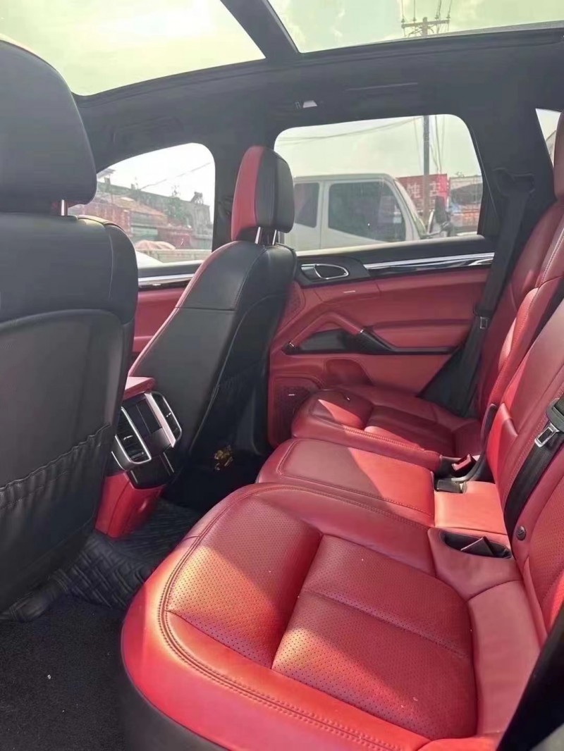 济南15年保时捷卡宴8