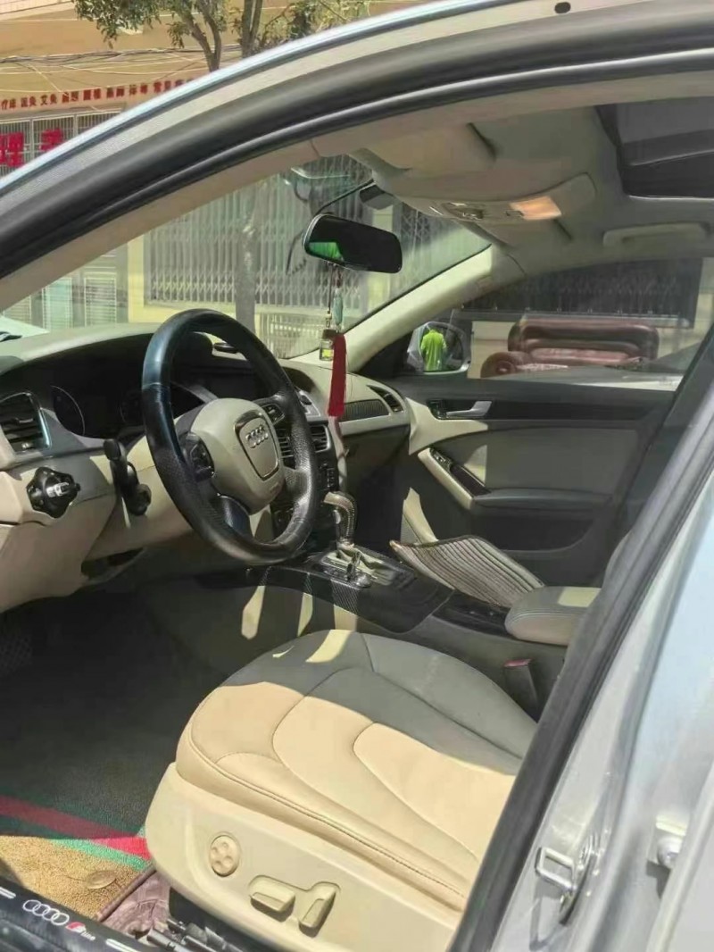 济宁12年奥迪A4L7