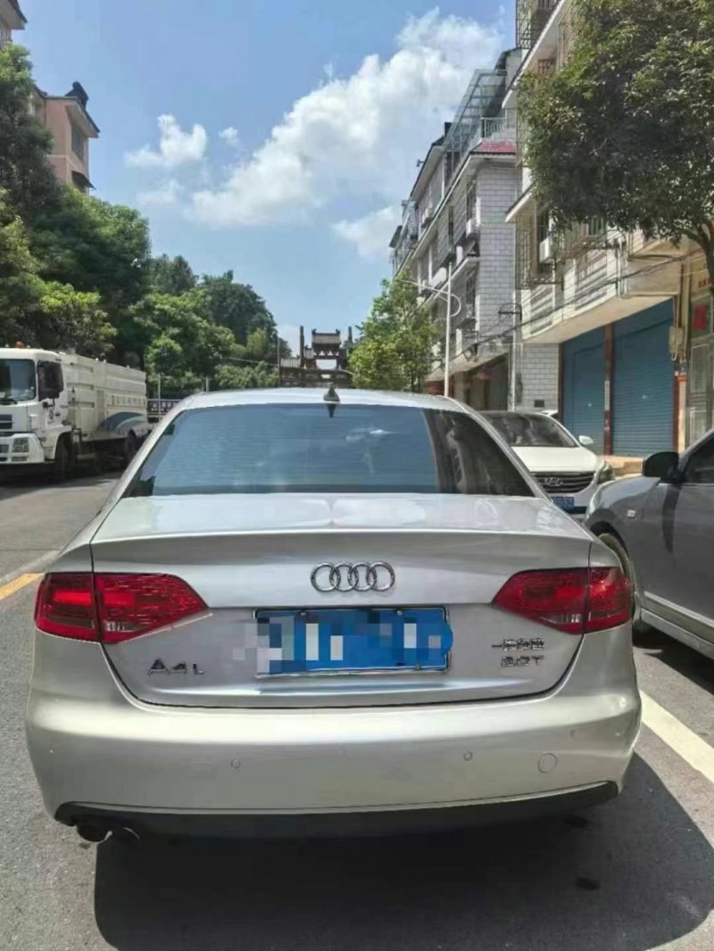 济宁12年奥迪A4L8