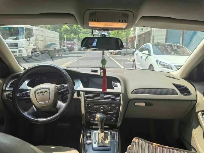 济宁12年奥迪A4L9