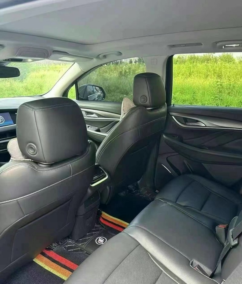 潍坊21年别克昂科旗6