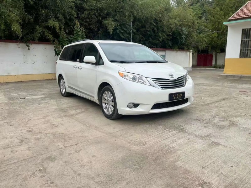 济南12年丰田塞纳2