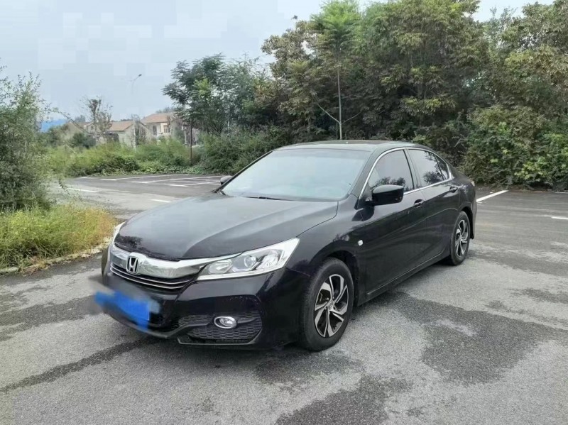 济宁17年本田雅阁6