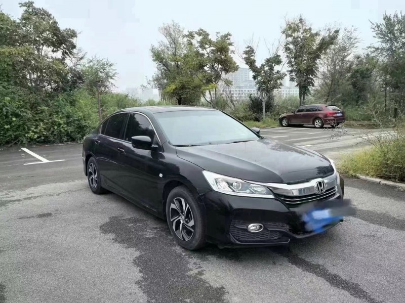 济宁17年本田雅阁9