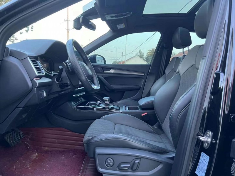 济宁21年奥迪Q56