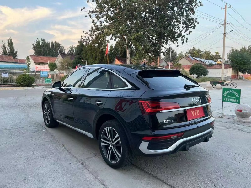 济宁21年奥迪Q57