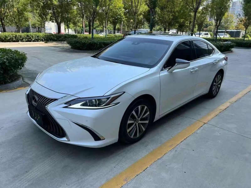 潍坊19年雷克萨斯ES7