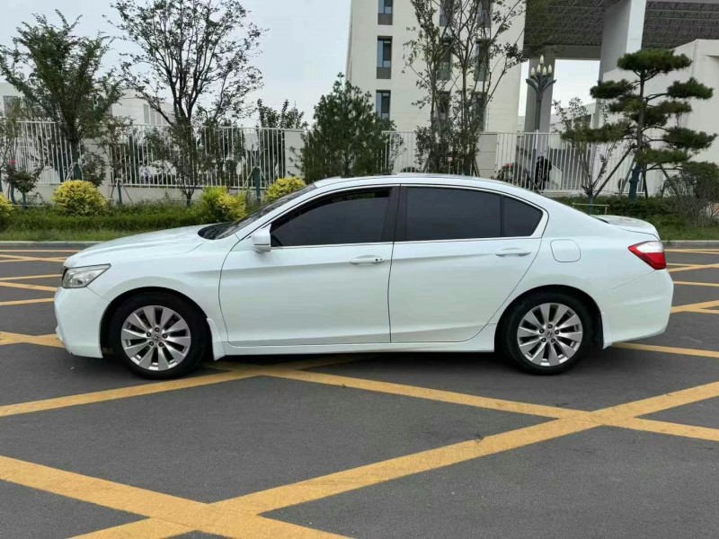 济宁14年本田雅阁3