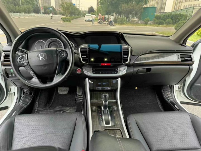 济宁14年本田雅阁6