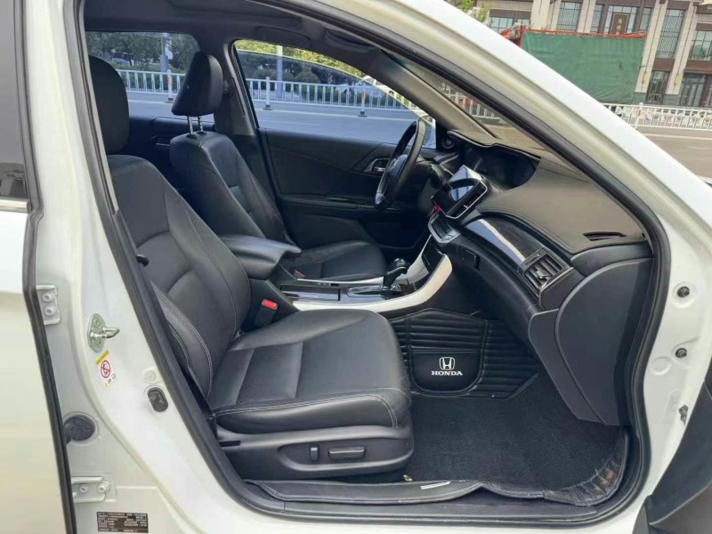 济宁14年本田雅阁7