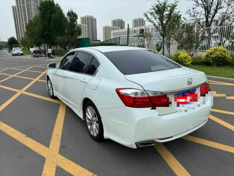 济宁14年本田雅阁8