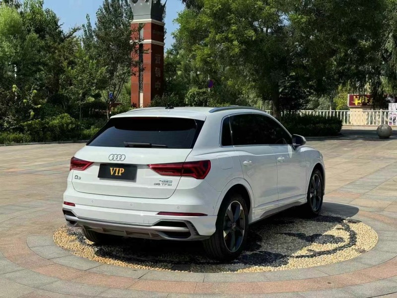 青岛23年奥迪Q38