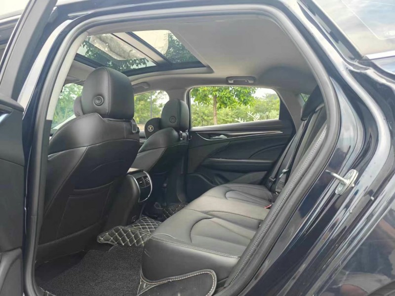 东莞21年别克君越7