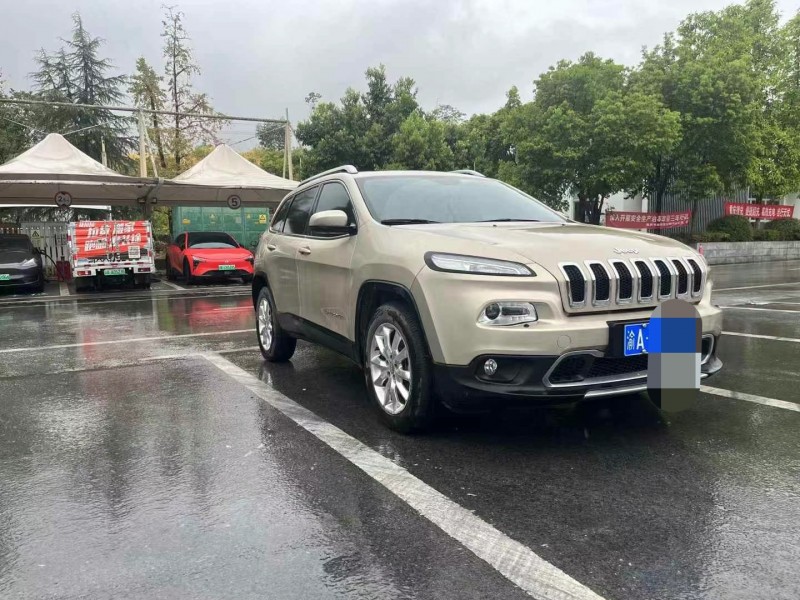 成都14年Jeep自由光2