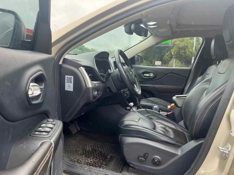 成都14年Jeep自由光3