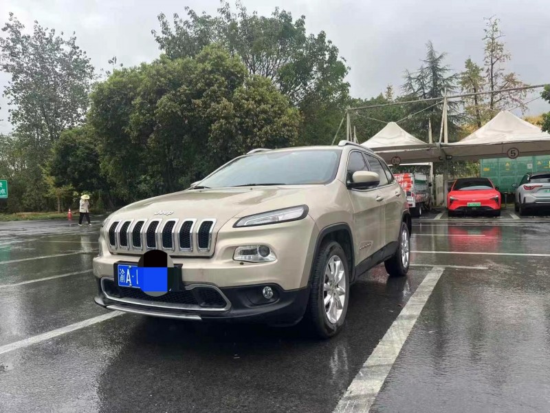 成都14年Jeep自由光6