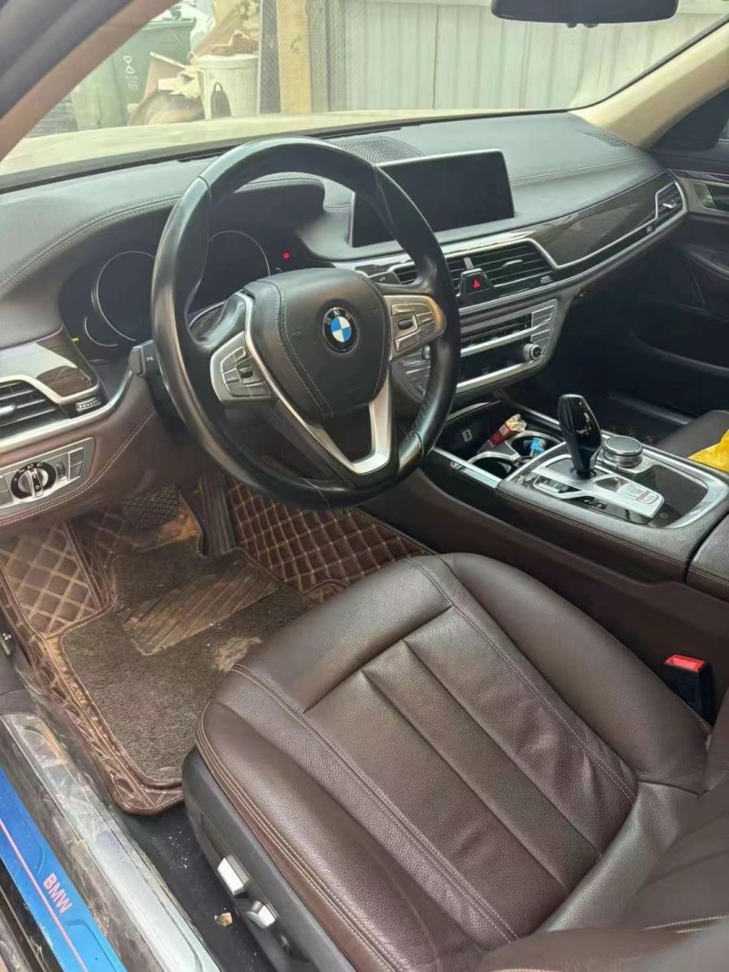 保定18年宝马7系5