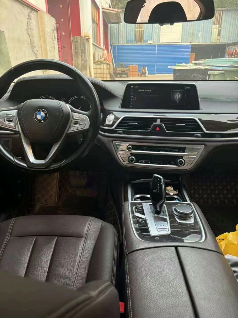 保定18年宝马7系6