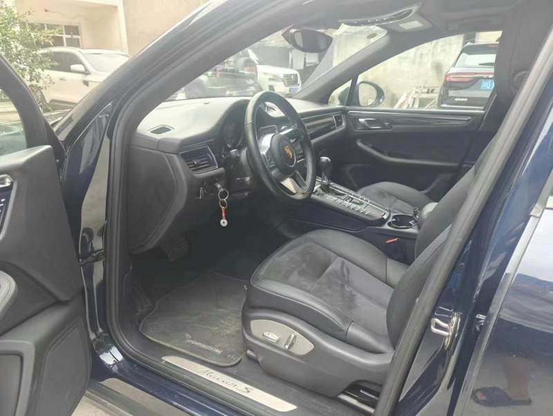 成都19年保时捷Macan4