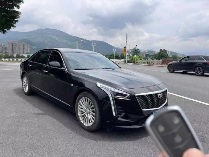 东莞20年凯迪拉克CT63