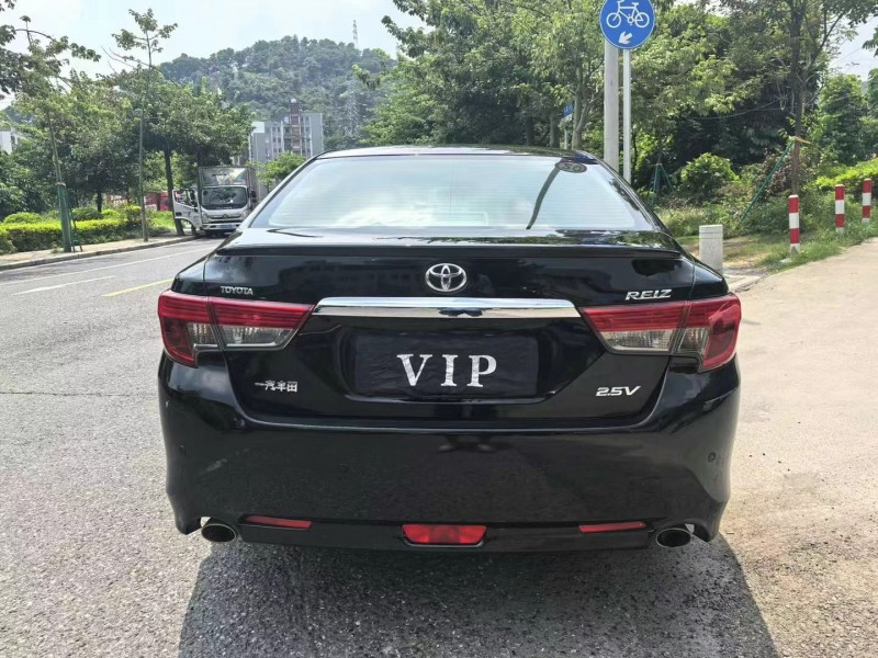 广州14年丰田锐志5