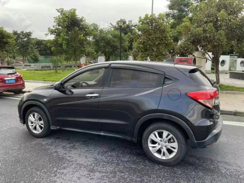 东莞18年本田缤智8