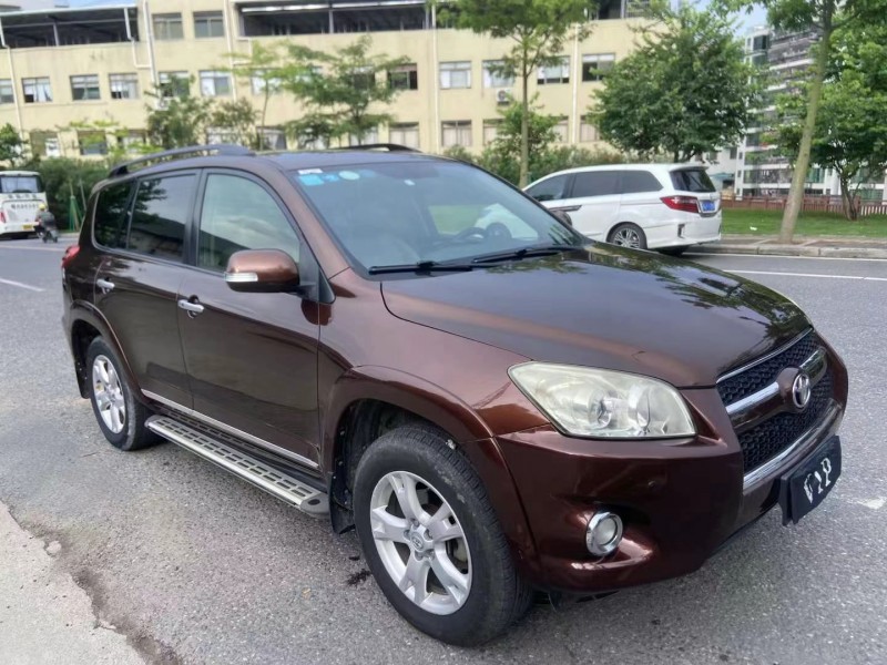 广州12年丰田RAV42