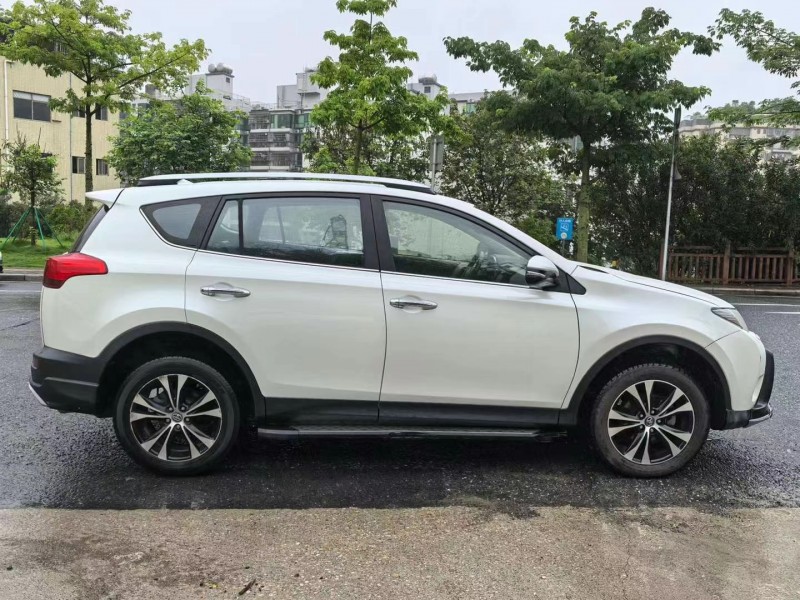 广州15年丰田RAV44