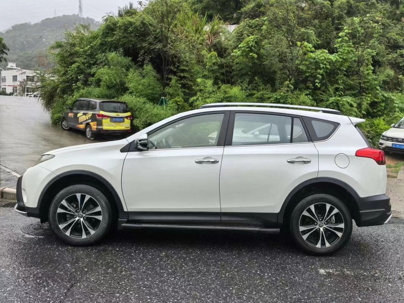 广州15年丰田RAV46