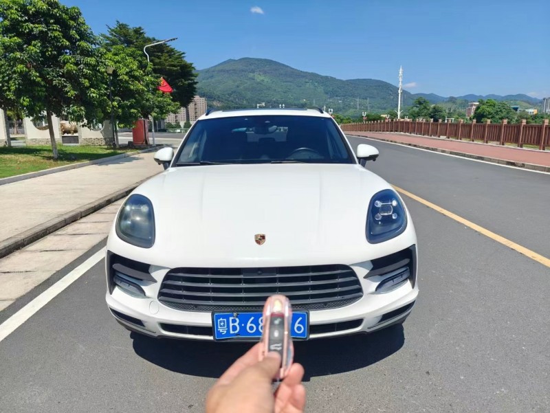 广州18年保时捷Macan1