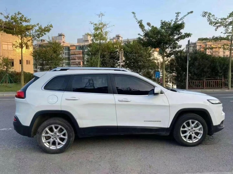 广州14年Jeep自由光4