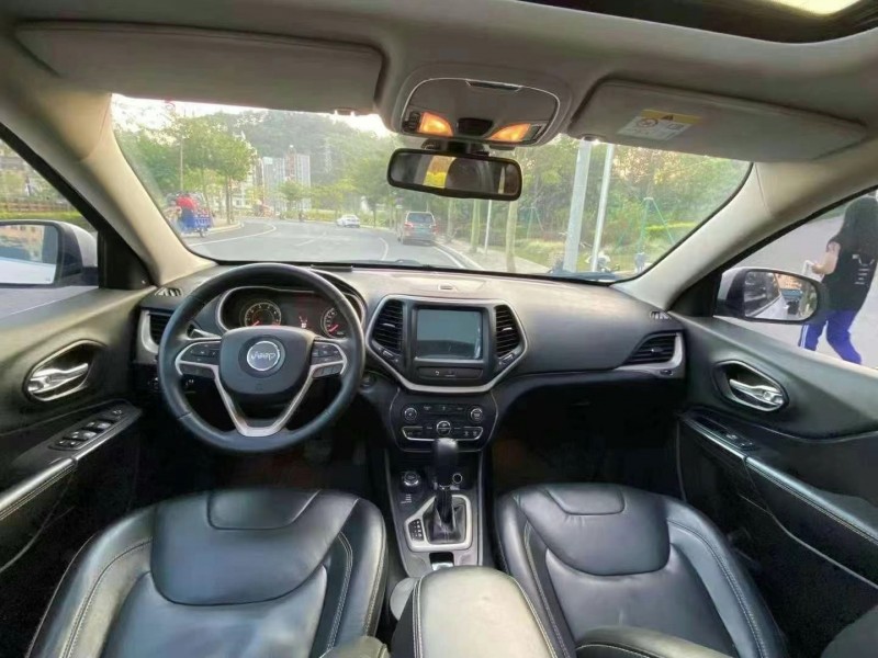 广州14年Jeep自由光9