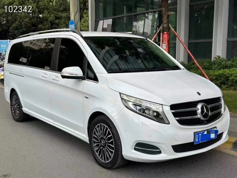 广州18年奔驰V2