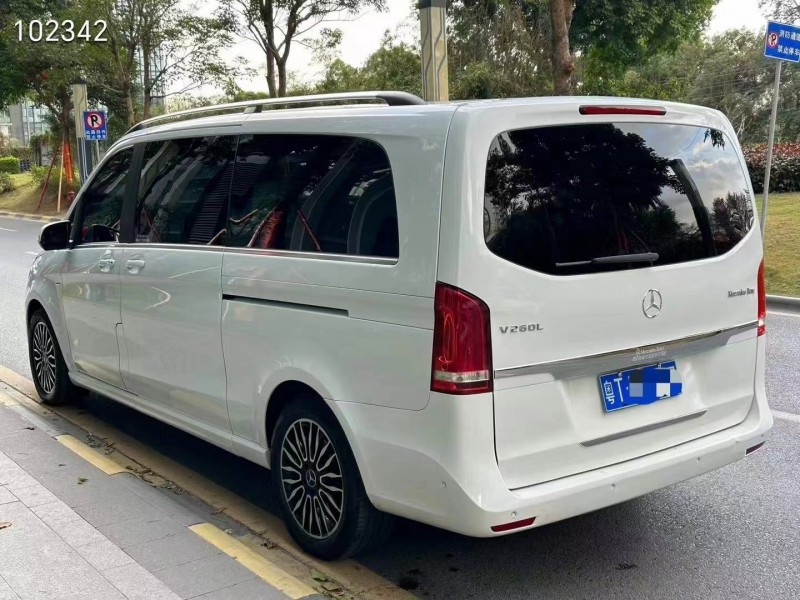 广州18年奔驰V8