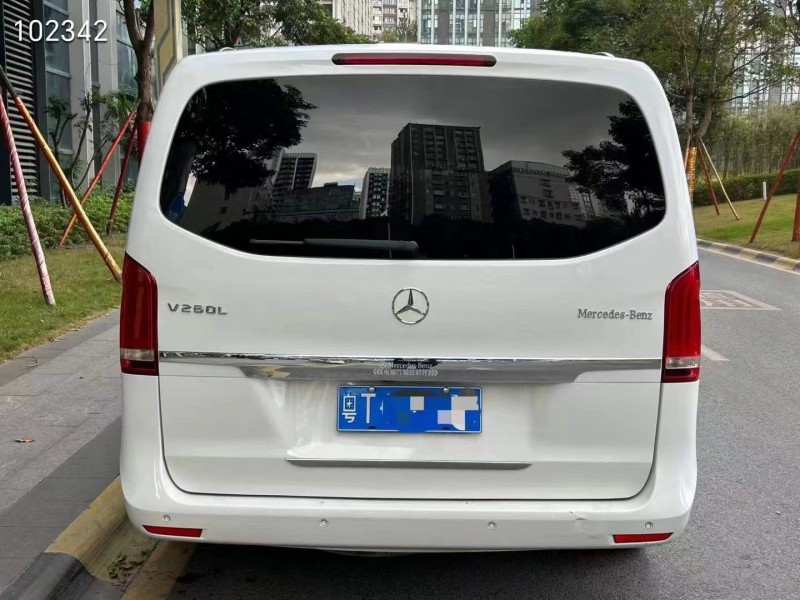 广州18年奔驰V9