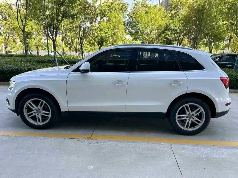 济宁17年奥迪Q56