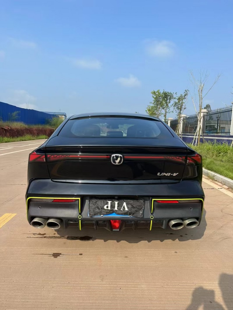 桂林22年長安汽車UNI-V6