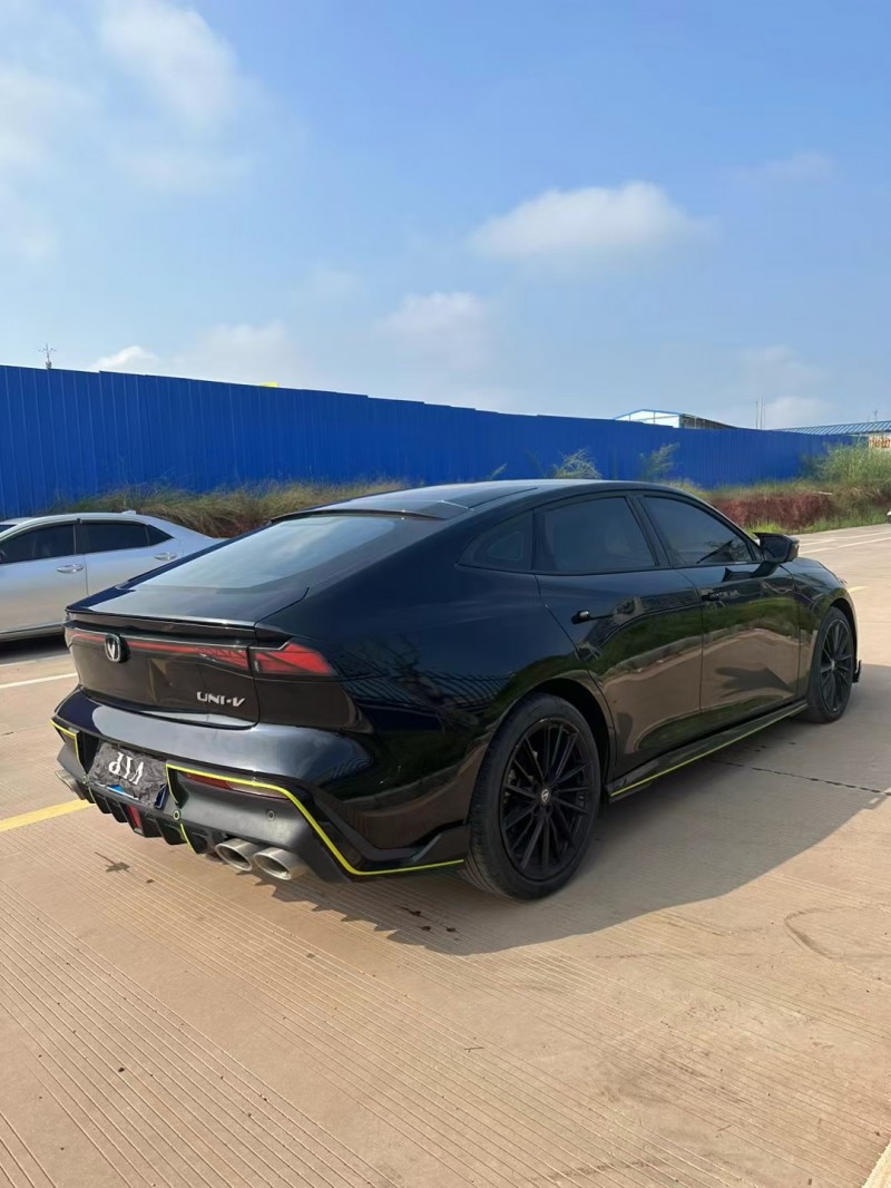 桂林22年長安汽車UNI-V7