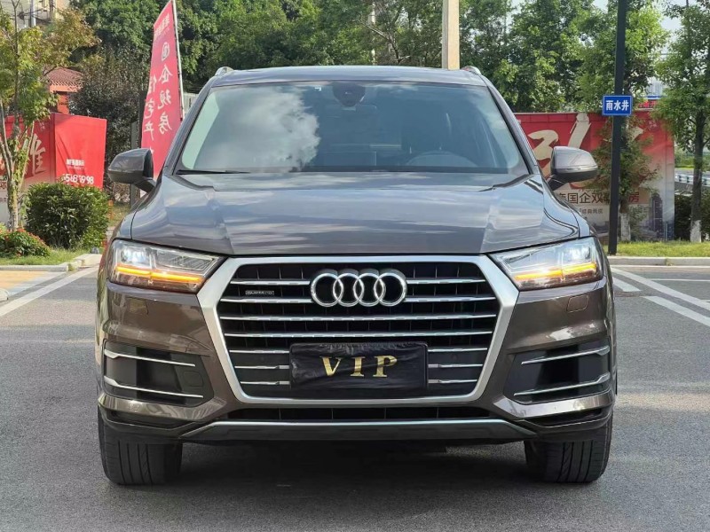 重庆18年奥迪Q71