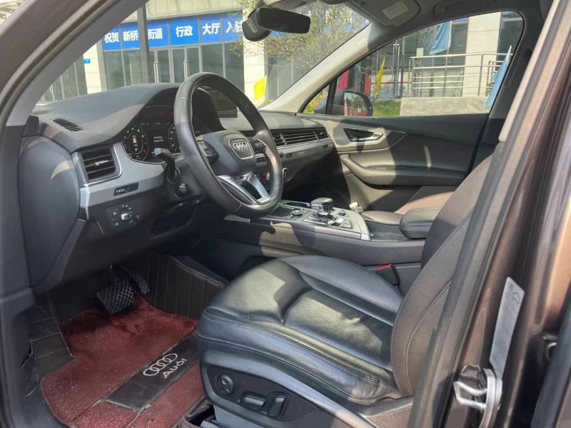 重庆18年奥迪Q78
