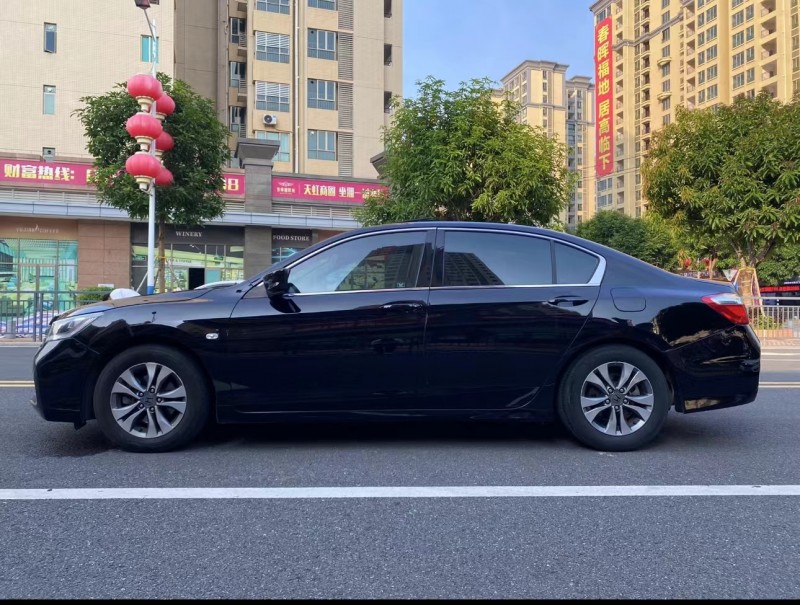 济宁15年本田雅阁8