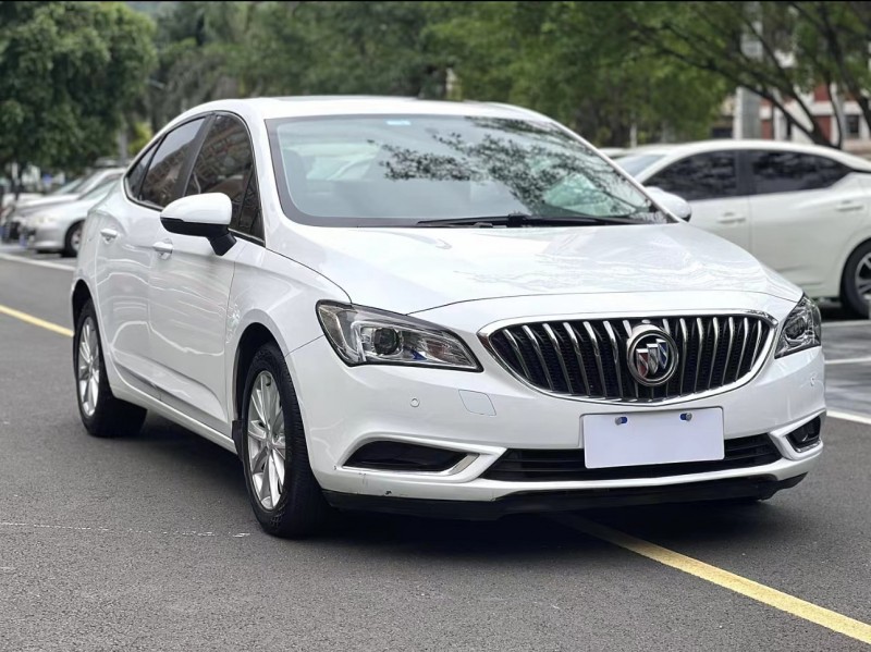 济宁16年别克威朗3